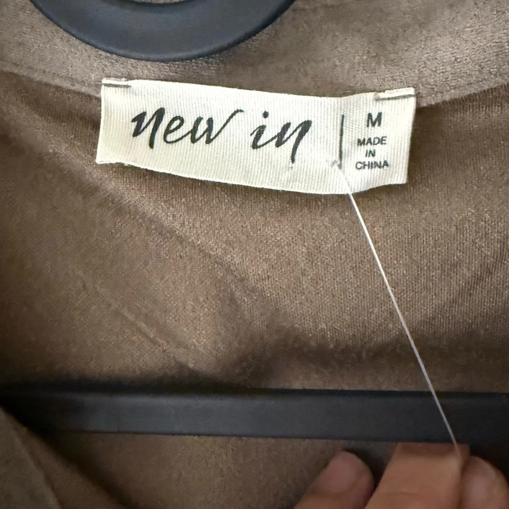 Colorblock Button-Up Shirt - Picture 3 of 3